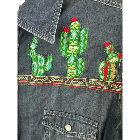 Panhandle Blue Button Down Embroidered Denim Jean Shirt Size Medium - Picture 3 of 9